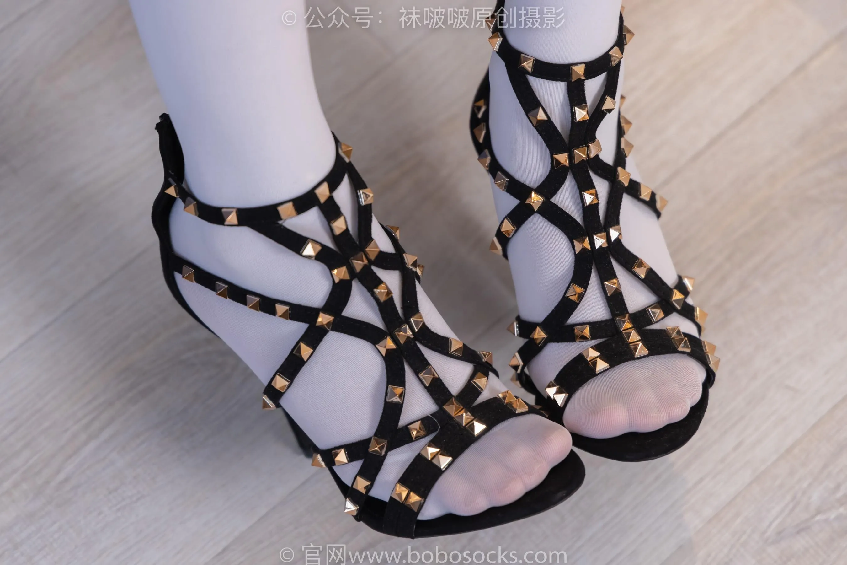 [BoBoSocks袜啵啵]NO.211 小沫-高跟鞋、厚白丝 [89P]插图1